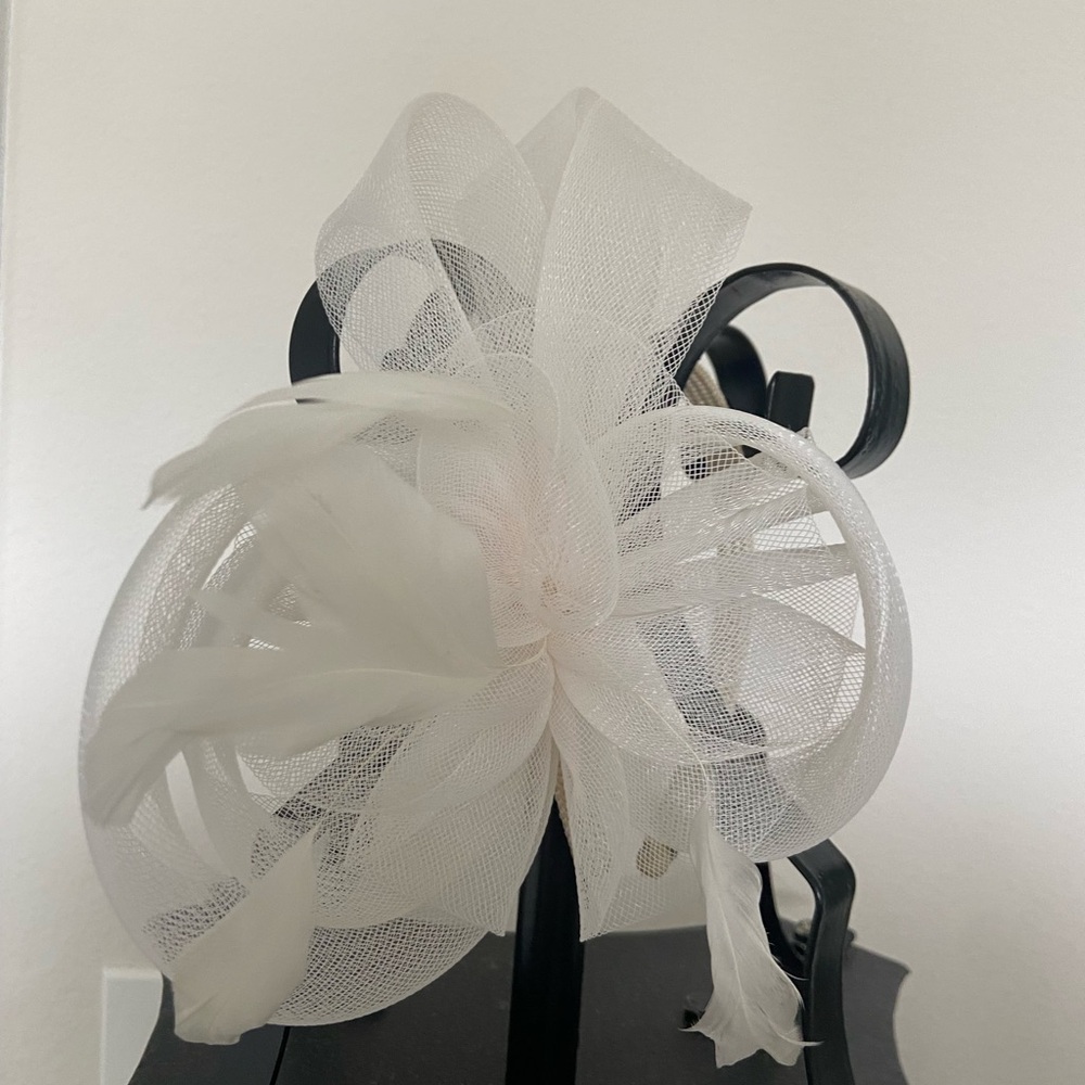 Elegant White Fascinator Hat